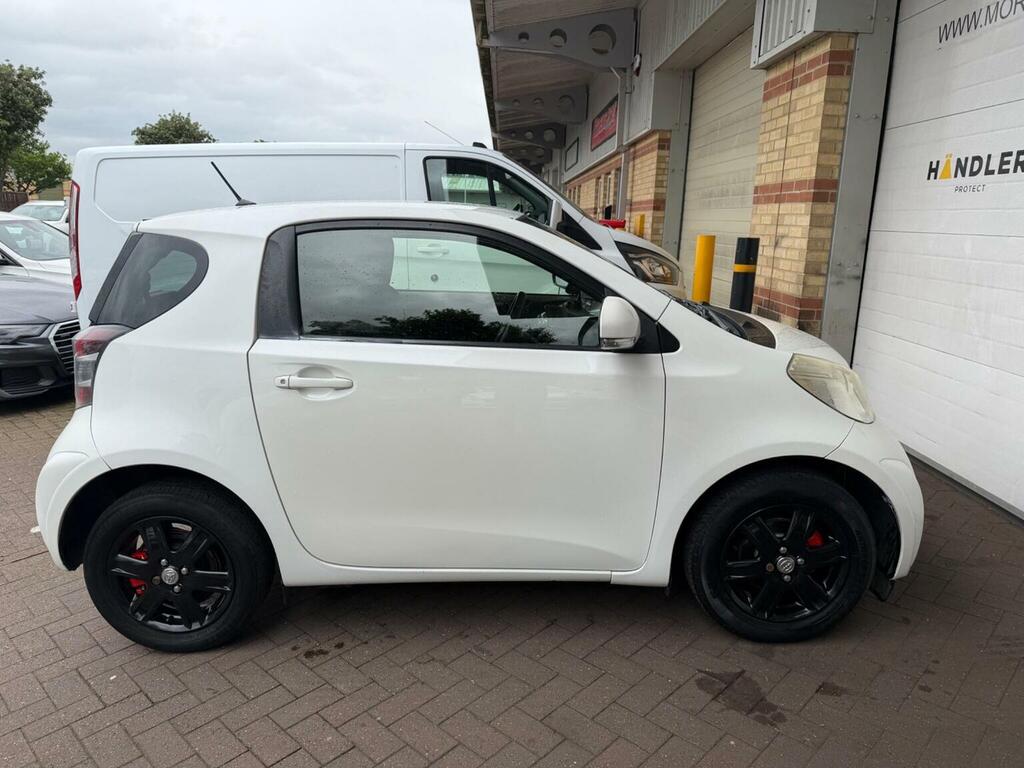 Toyota IQ Hatchback 1.0 Vvt-i Euro 4 201010 YD10EVJ White #6