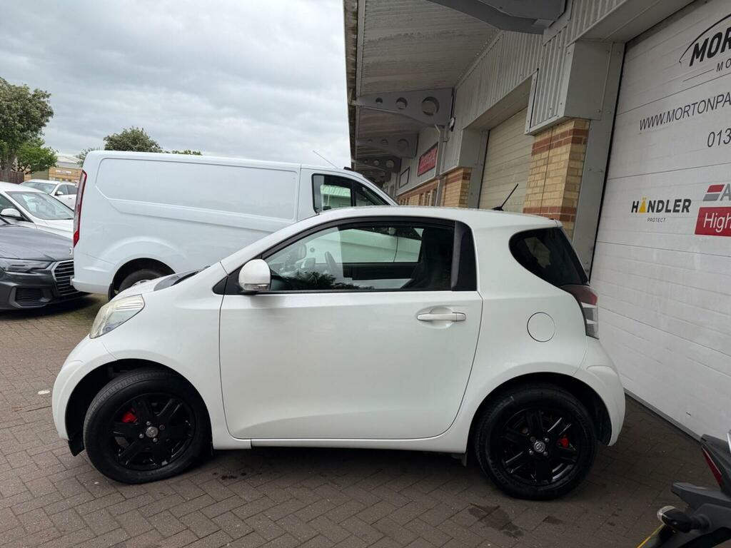 Toyota IQ Hatchback 1.0 Vvt-i Euro 4 201010 YD10EVJ White #4