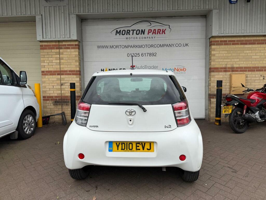 Toyota IQ Hatchback 1.0 Vvt-i Euro 4 201010 YD10EVJ White #5
