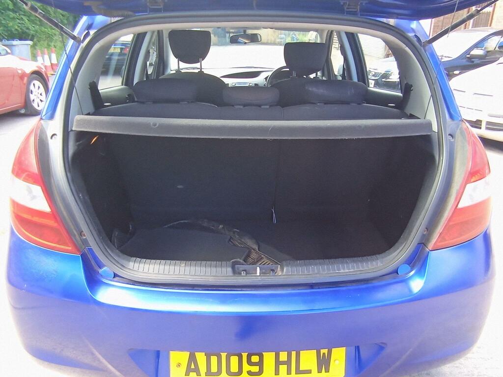 Hyundai I20 1.25 Zetec Red #9