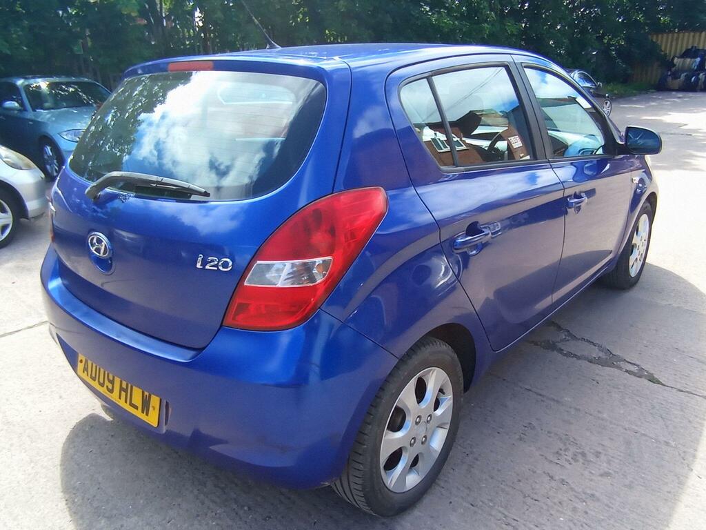 Hyundai I20 1.25 Zetec Red #7