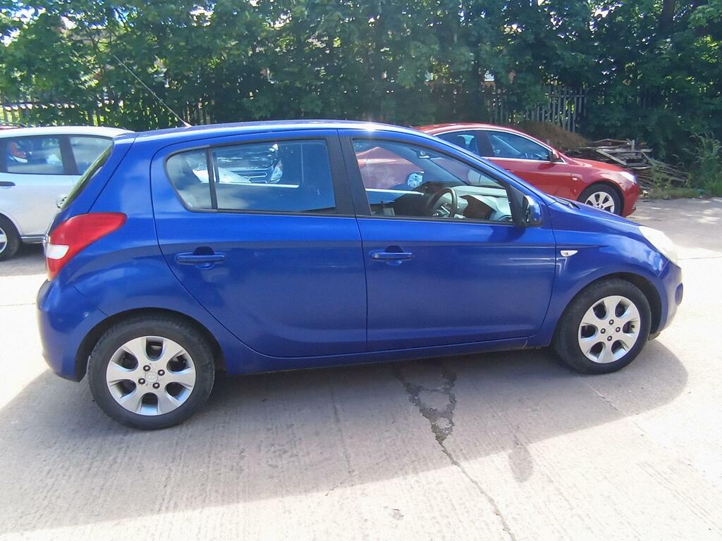 Hyundai I20 1.25 Zetec Red #8