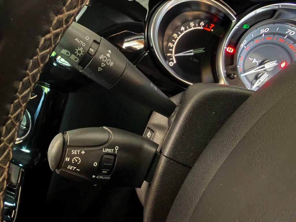 DS DS 3 Hatchback Black #28