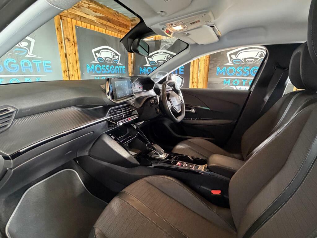 Peugeot 208 Active White #33