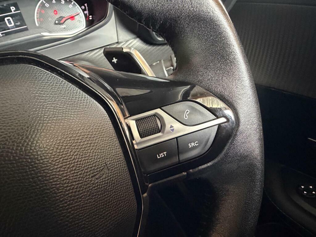 Peugeot 208 Active White #23