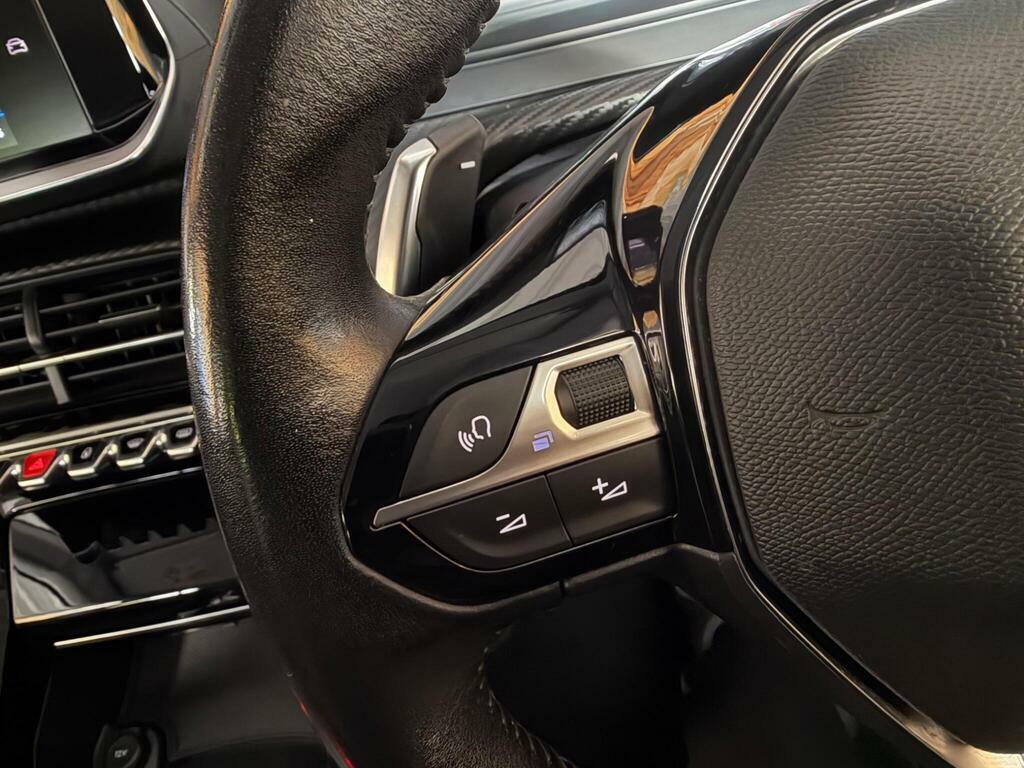 Peugeot 208 Active White #24