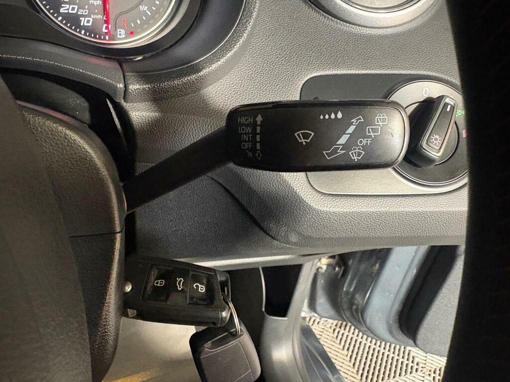 Seat Ibiza 1.0 Sol 74 Bhp Red #21