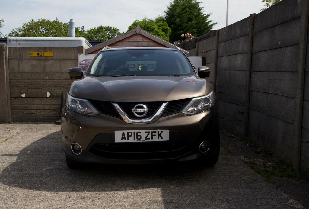 Nissan Qashqai 1.6 Dig-t Tekna 2Wd Euro 6 Ss Brown #6