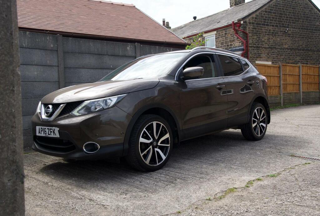 Nissan Qashqai 1.6 Dig-t Tekna 2Wd Euro 6 Ss Brown #3
