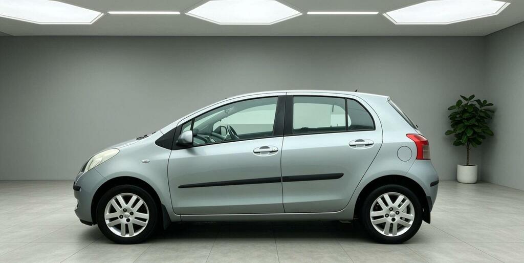 Toyota Yaris 1.3 Vvt-i Tr Grey #3