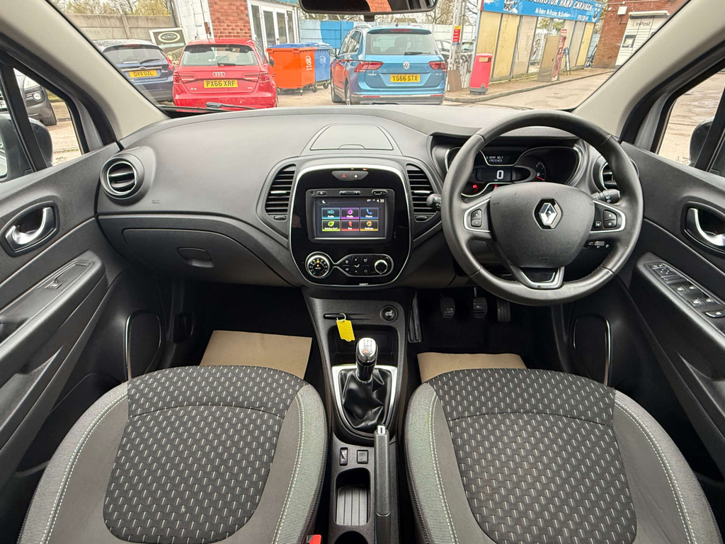 Renault Captur Dynamique Nav Dci HV67OHJ #5