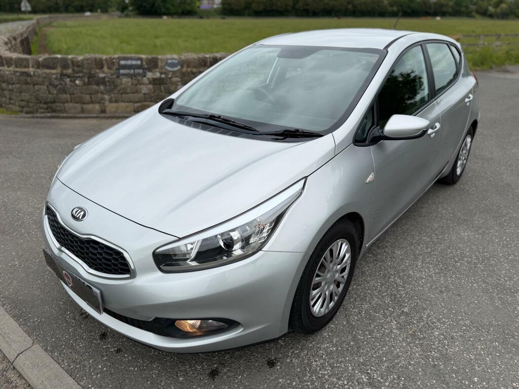 Kia Ceed 1.4 Crdi 1 Euro 5 Silver #2