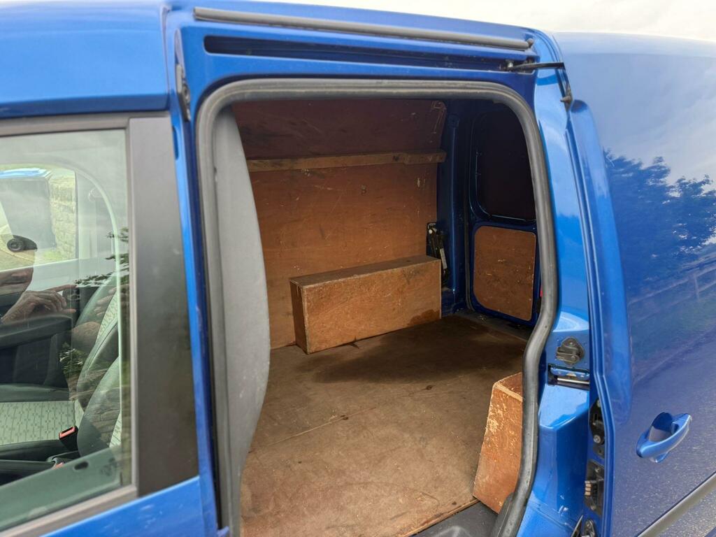 Volkswagen Caddy 1.6 Tdi C20 L1 H1 Red #32