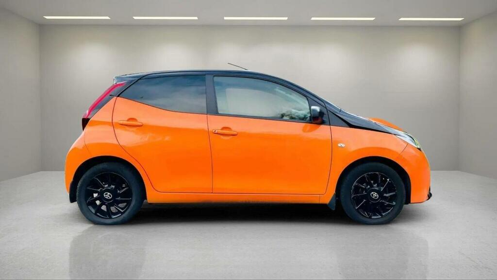 Toyota Aygo Hatchback 1.0 Vvt-i X-cite X-shift Euro 6 201 EX69YRS Orange #4