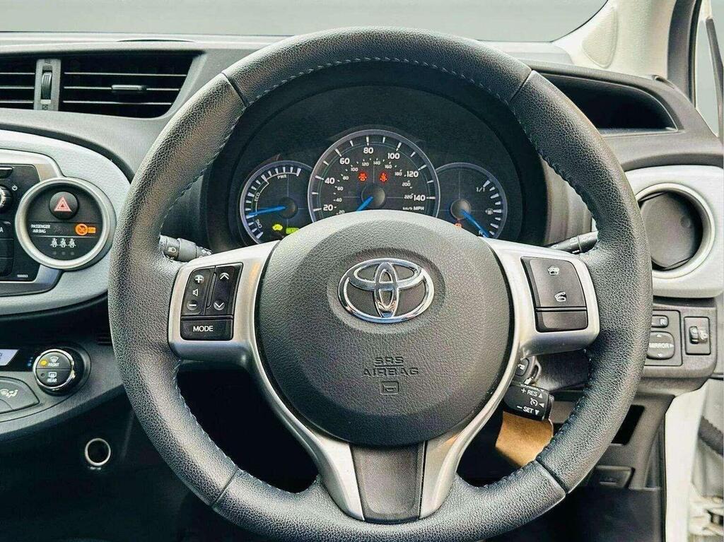 Toyota Yaris 1.5 Vvt-h Icon Plus Cvt Euro 5 White #5