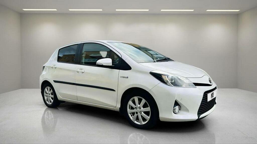Toyota Yaris 1.5 Vvt-h Icon Plus Cvt Euro 5 White #4