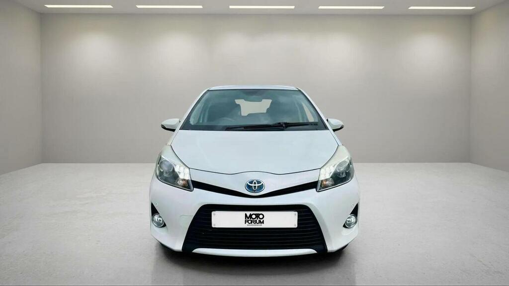 Toyota Yaris 1.5 Vvt-h Icon Plus Cvt Euro 5 White #2