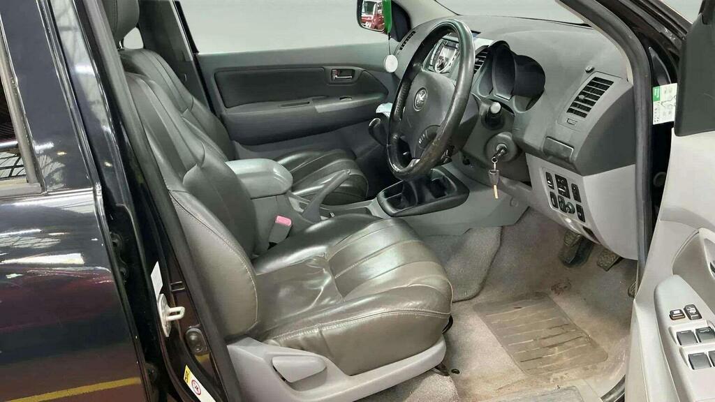 Toyota HILUX 3.0 D-4d Invincible 4Wd Euro 5 #3