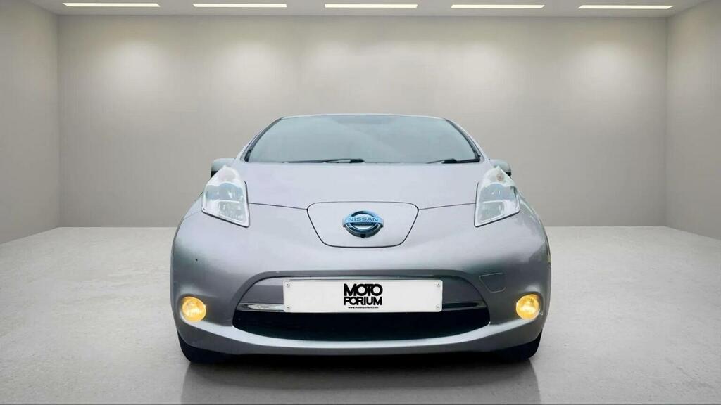 Nissan Leaf Hatchback 24Kwh Tekna 201565 Silver #4