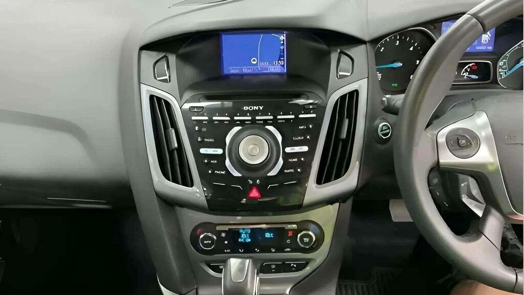 Ford Focus 1L Titanium Black #6