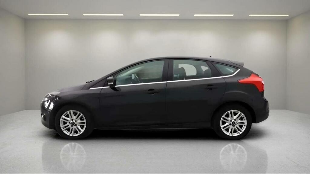 Ford Focus 1L Titanium Black #5