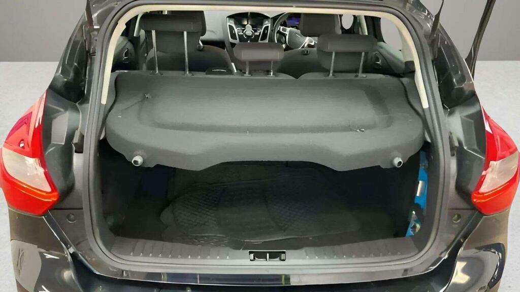 Ford Focus 1L Titanium Black #9