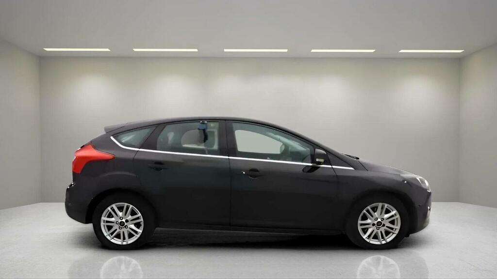 Ford Focus 1L Titanium Black #4