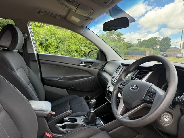 Hyundai Tucson Suv Grey #23