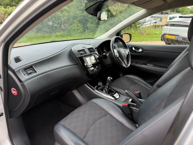Nissan Pulsar Hatchback Blue #29