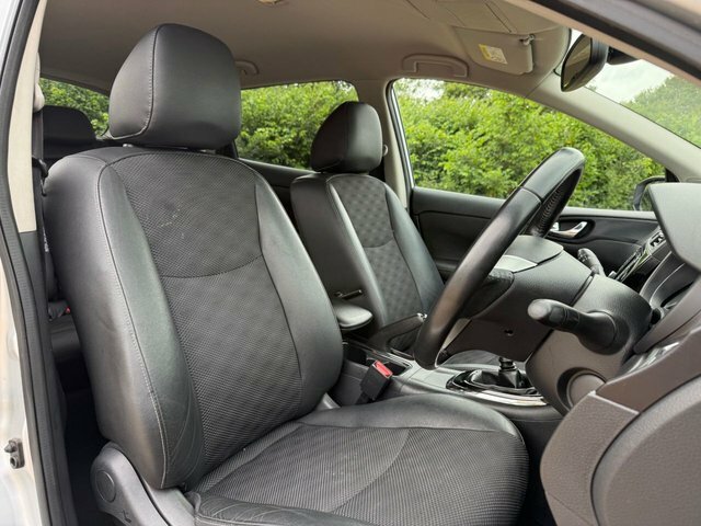 Nissan Pulsar Hatchback Blue #16