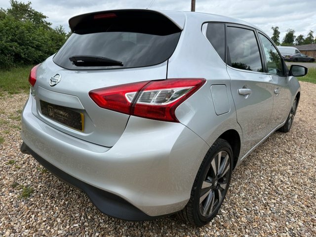 Nissan Pulsar Hatchback Blue #11