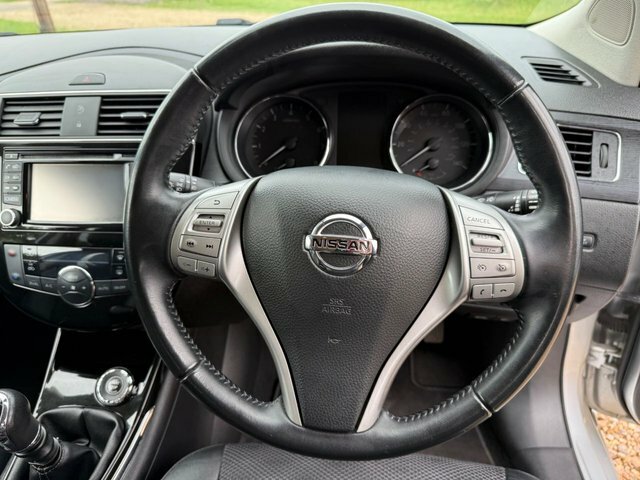 Nissan Pulsar Hatchback Blue #19