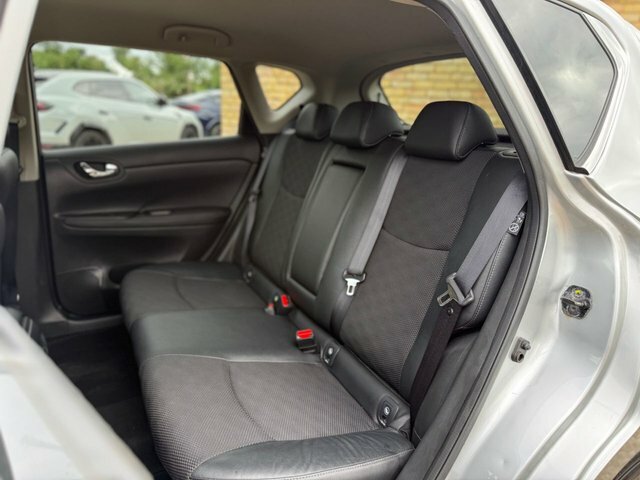 Nissan Pulsar Hatchback Blue #32