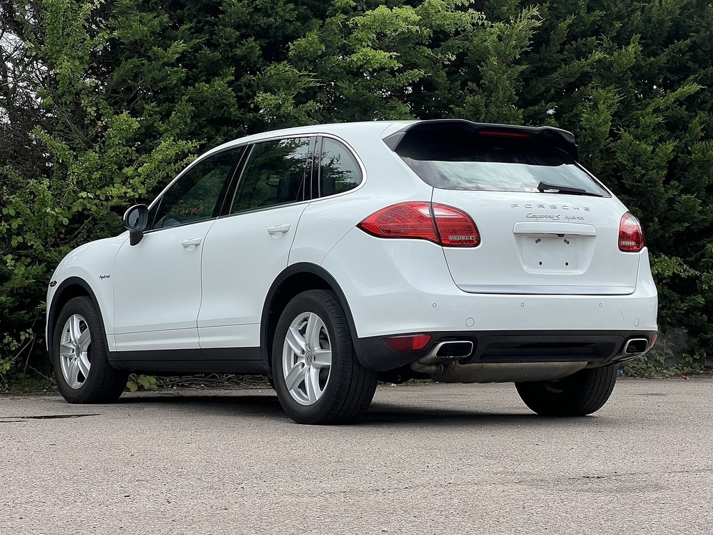 Porsche Cayenne S Hybrid White #6