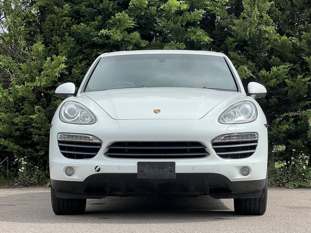 Porsche Cayenne S Hybrid White #4