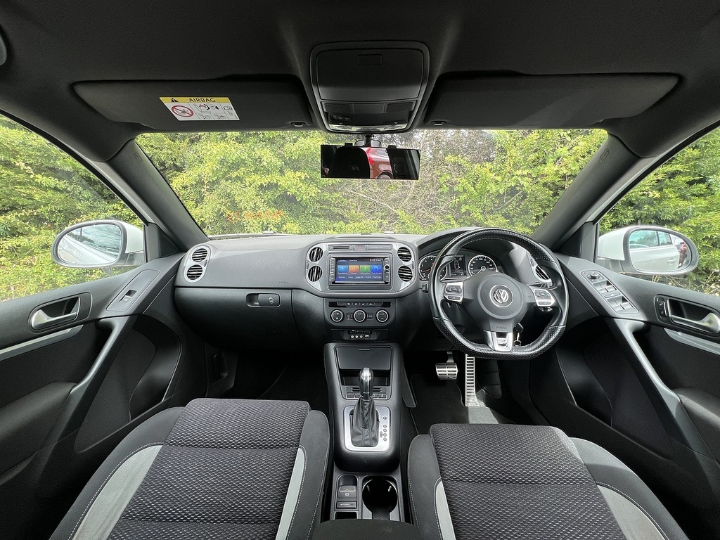 Volkswagen Tiguan R-line Tsi Bluemotion Technology White #2
