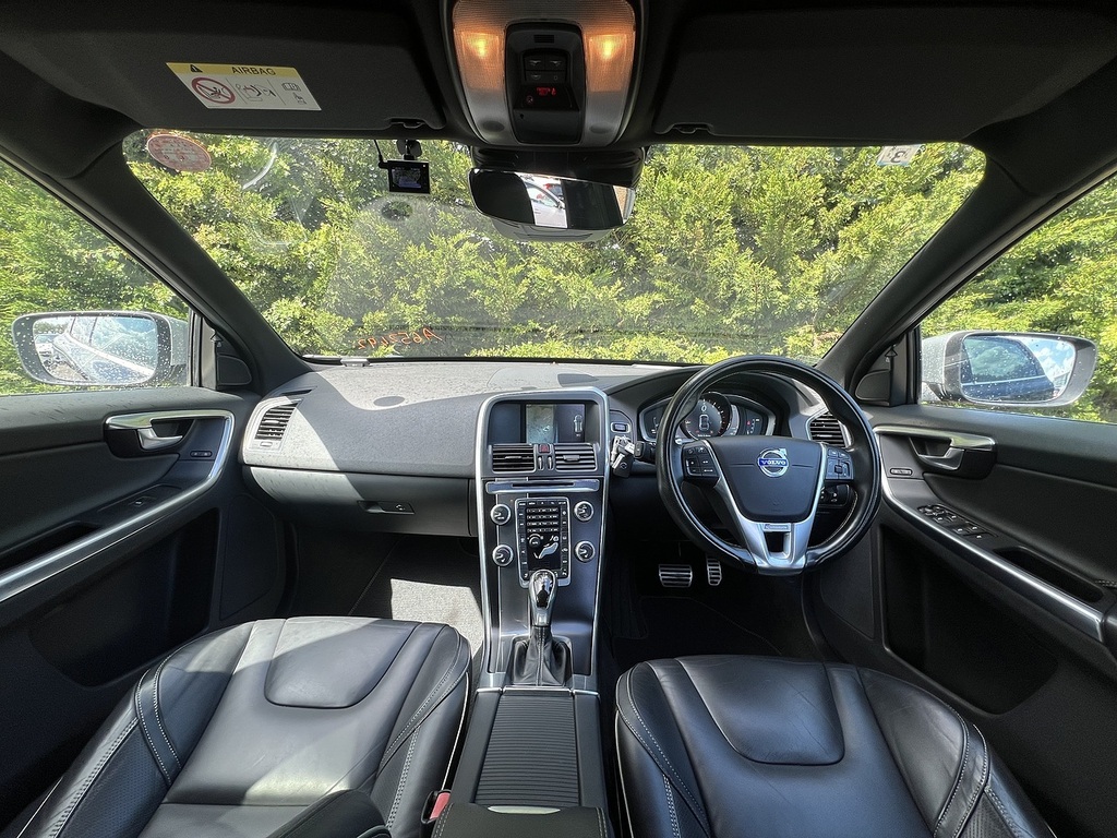 Volvo XC60 T5 R-design Lux Nav #2