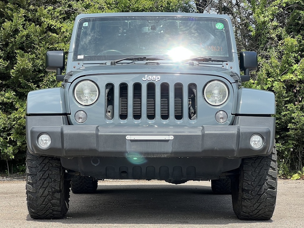 Jeep Wrangler Unlimited Sahara #4