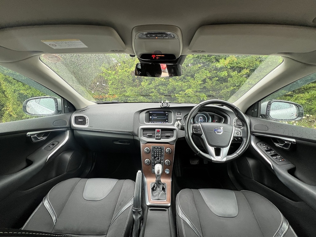 Volvo V40 T4 Se Nav Silver #2