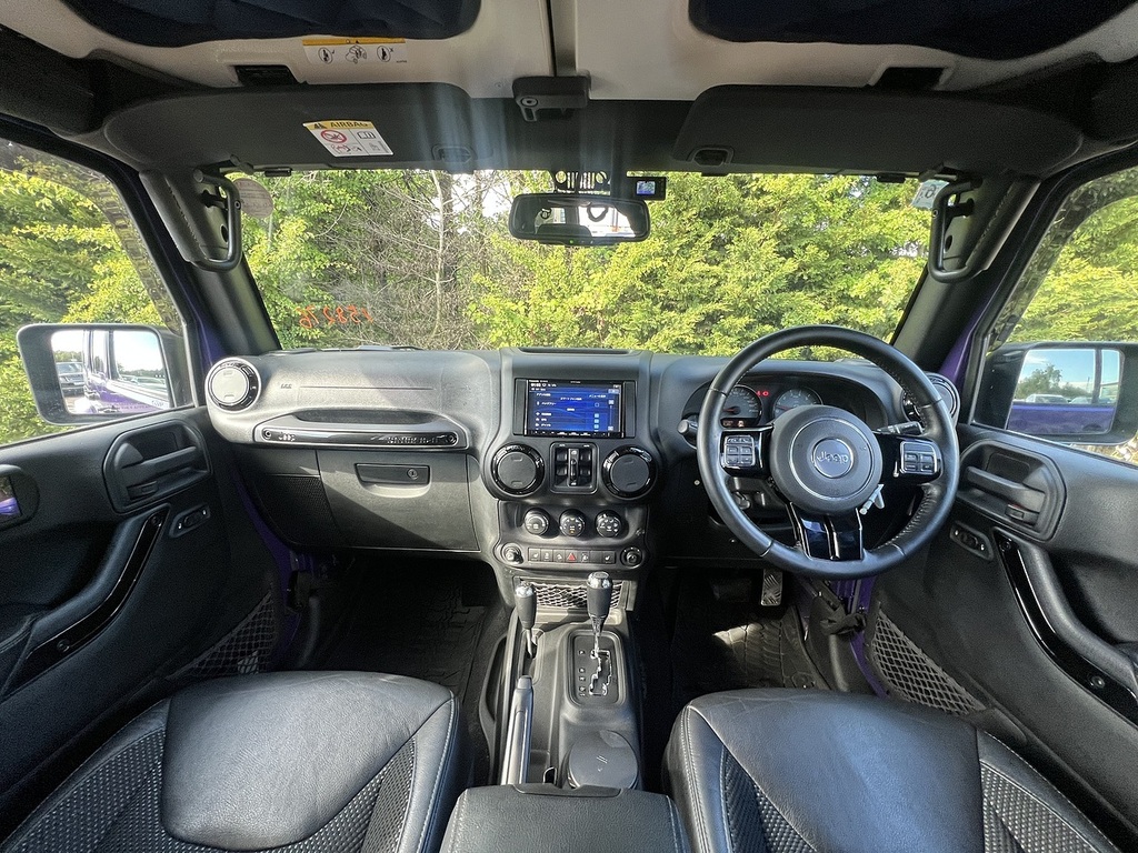 Jeep Wrangler V6 Sahara Unlimited Purple #2