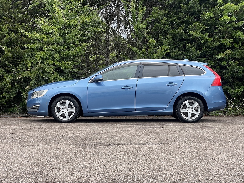 Volvo V60 T4 Se Lux Nav Blue #5