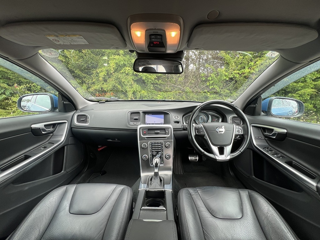 Volvo V60 T4 Se Lux Nav Blue #2