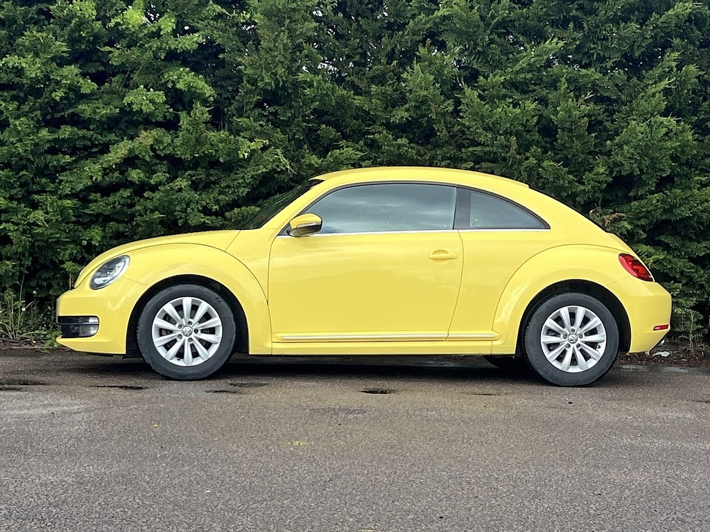 Volkswagen Beetle Design Tsi Dsg Yellow #5