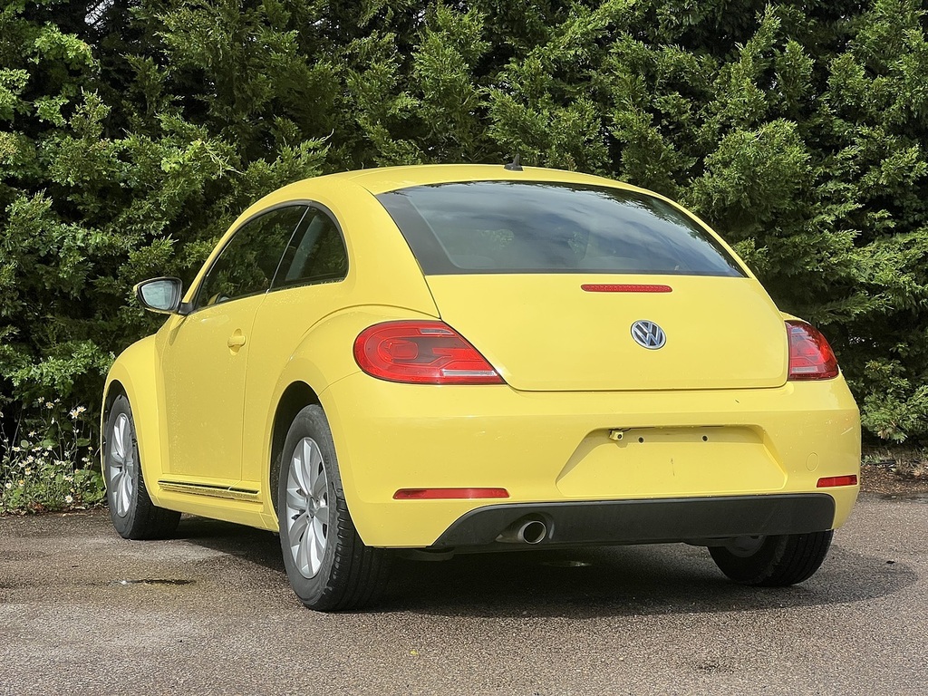 Volkswagen Beetle Design Tsi Dsg Yellow #6