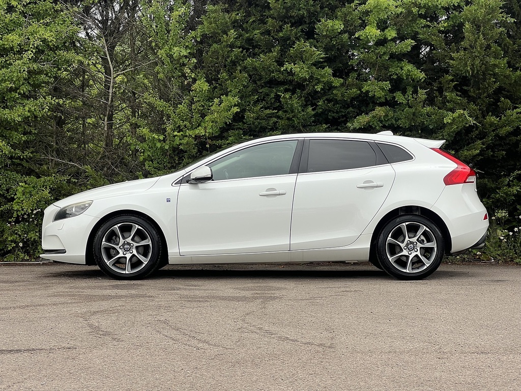 Volvo V40 T4 Se Lux Nav White #5