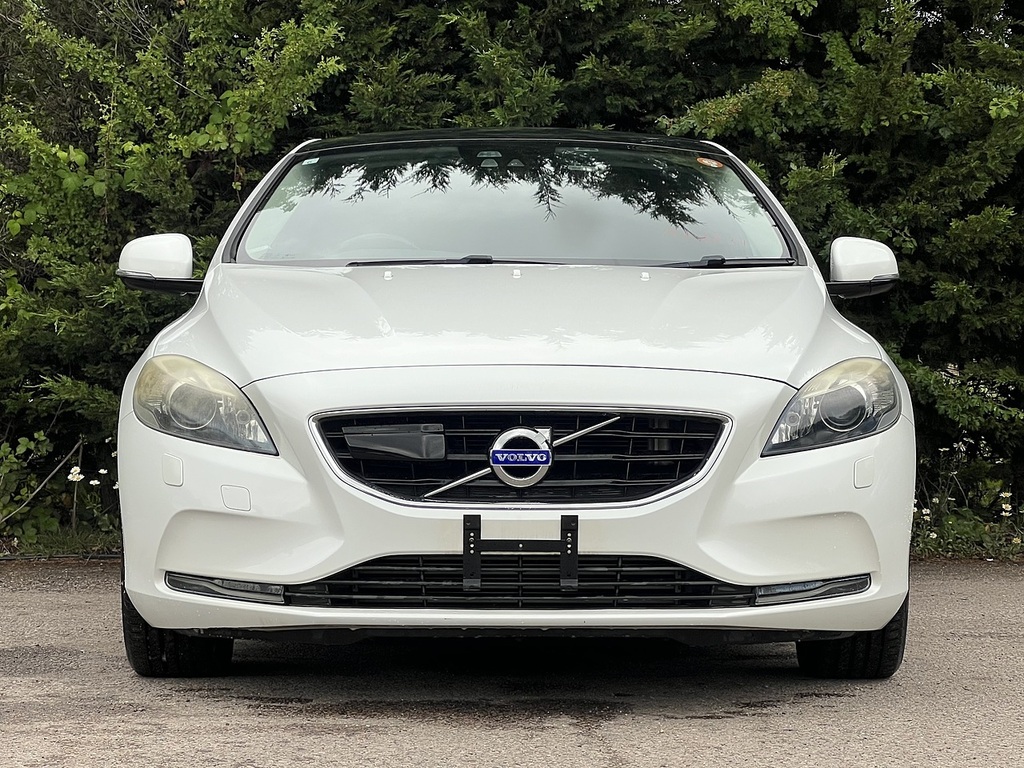 Volvo V40 T4 Se Lux Nav White #4