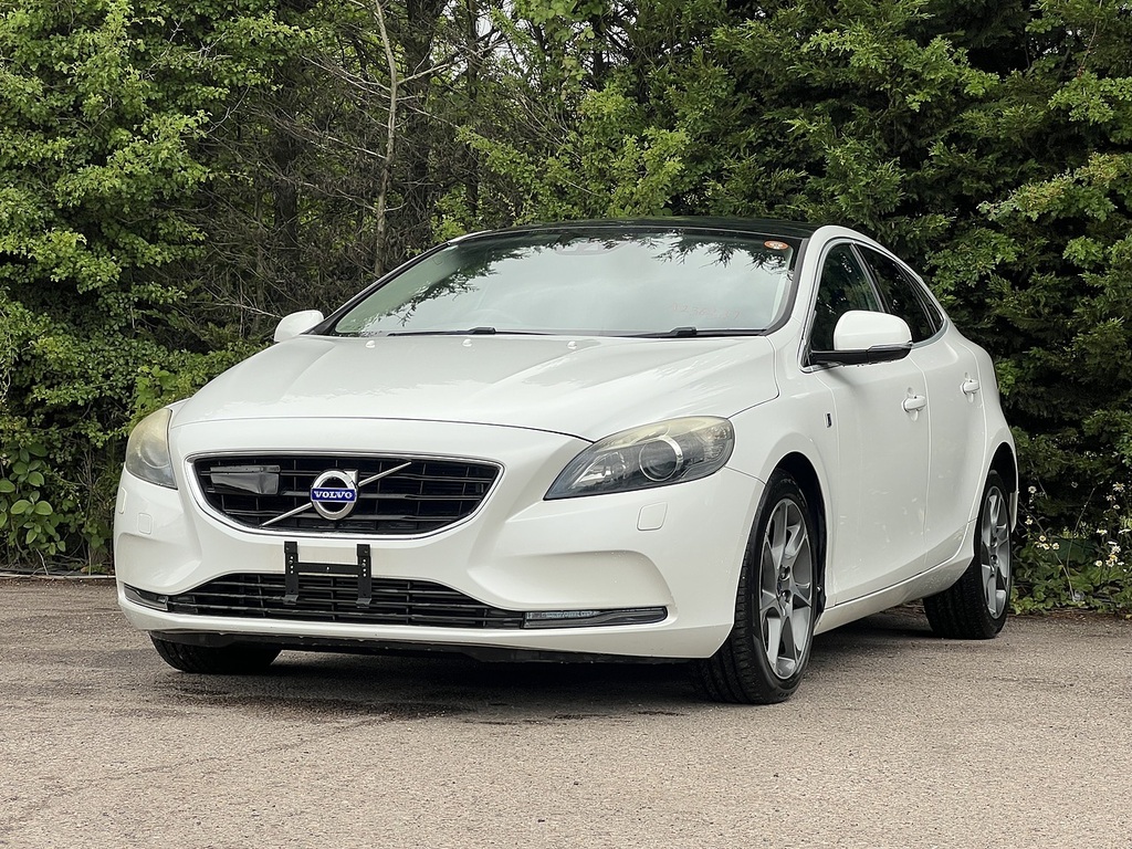 Volvo V40 T4 Se Lux Nav White #3