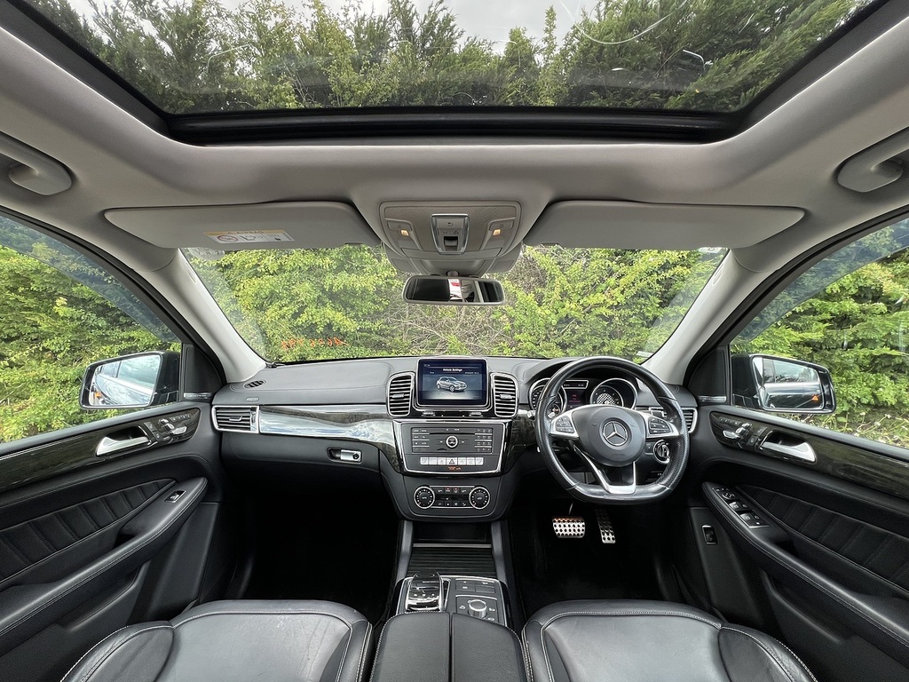 Mercedes-Benz GLE Class Gle 350 D 4Matic Amg Line Premium Plus Black #2