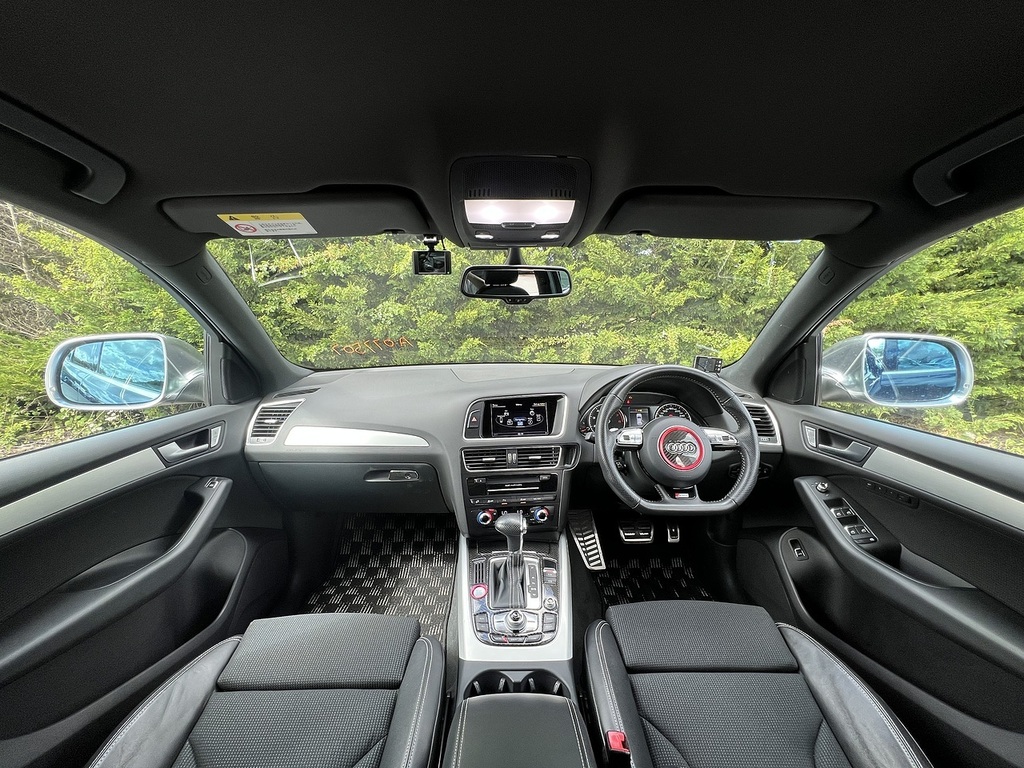 Audi Q5 Tfsi Quattro S Line Black #2