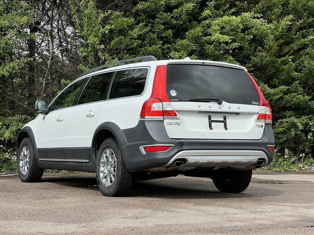 Volvo XC70 Se Lux White #6